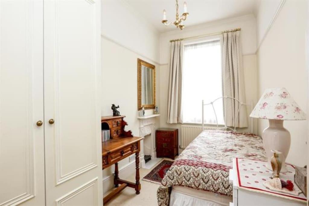Large 3 Bed Flat In Central Wimbledon London Eksteriør bilde